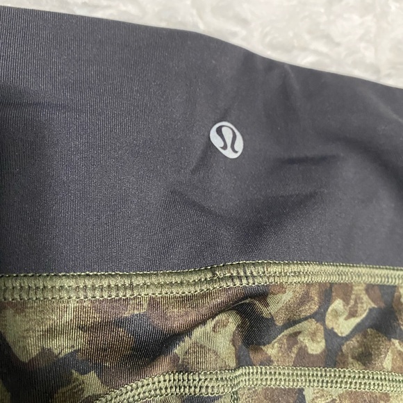 Lululemon Crop Camo Leggings - Picture 4 of 5